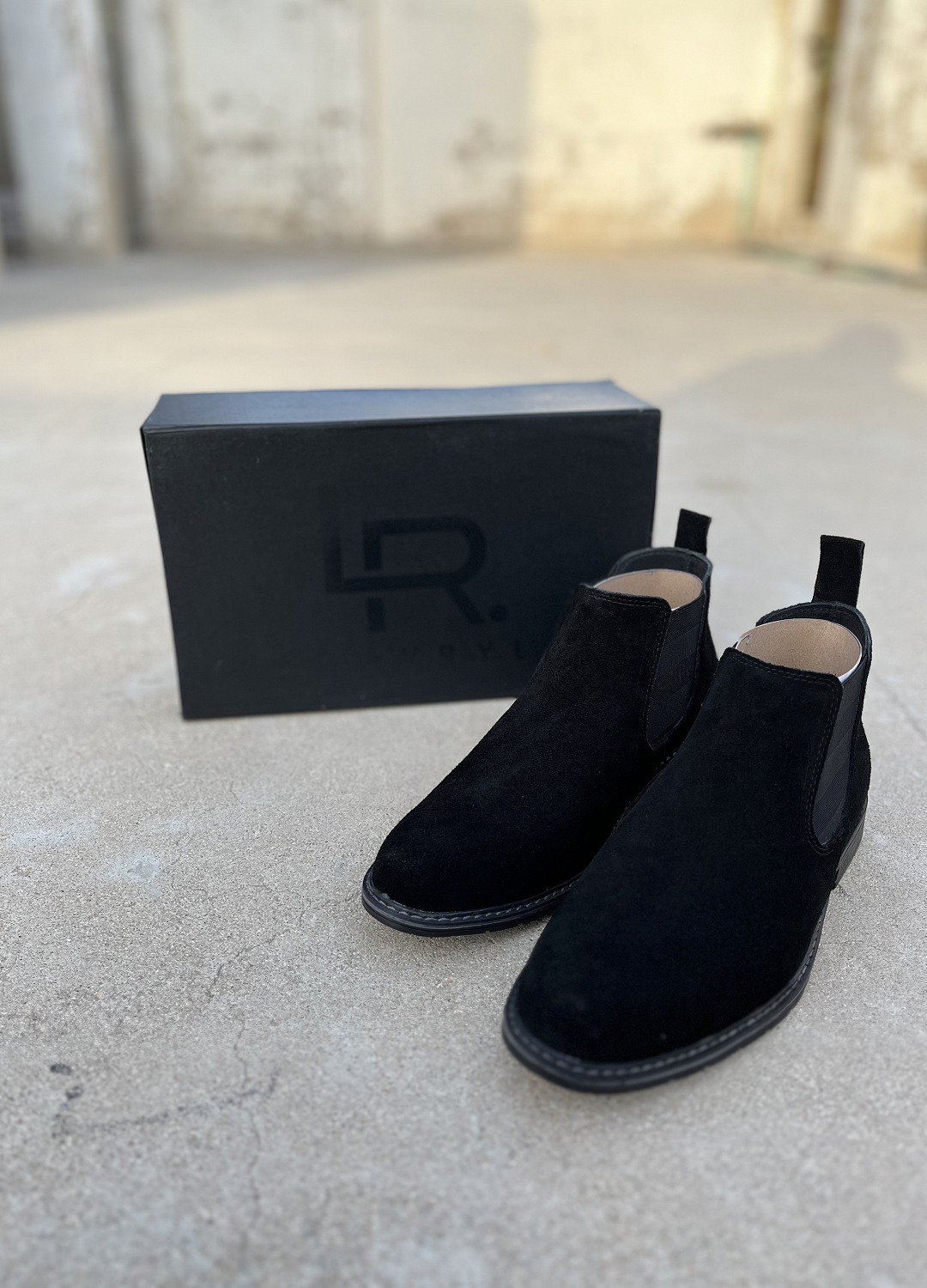 L-2925 Black Suede Leather Chelsea Boot